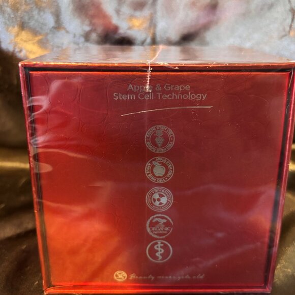 PREDIRE PARIS Red Wine Intensive Cream Face, Neck Chest, 50ml New 5 AVAIL - Picture 2 of 4